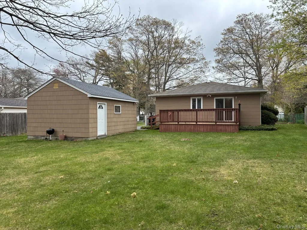 32 Lincoln Drive Oakdale NY 11769