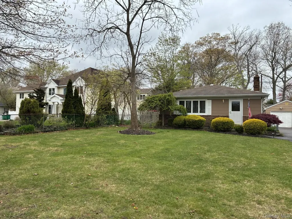 32 Lincoln Drive Oakdale NY 11769