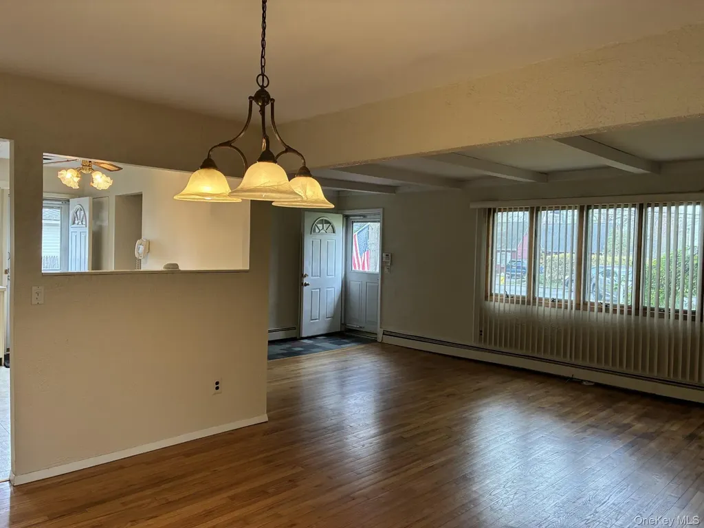 32 Lincoln Drive Oakdale NY 11769