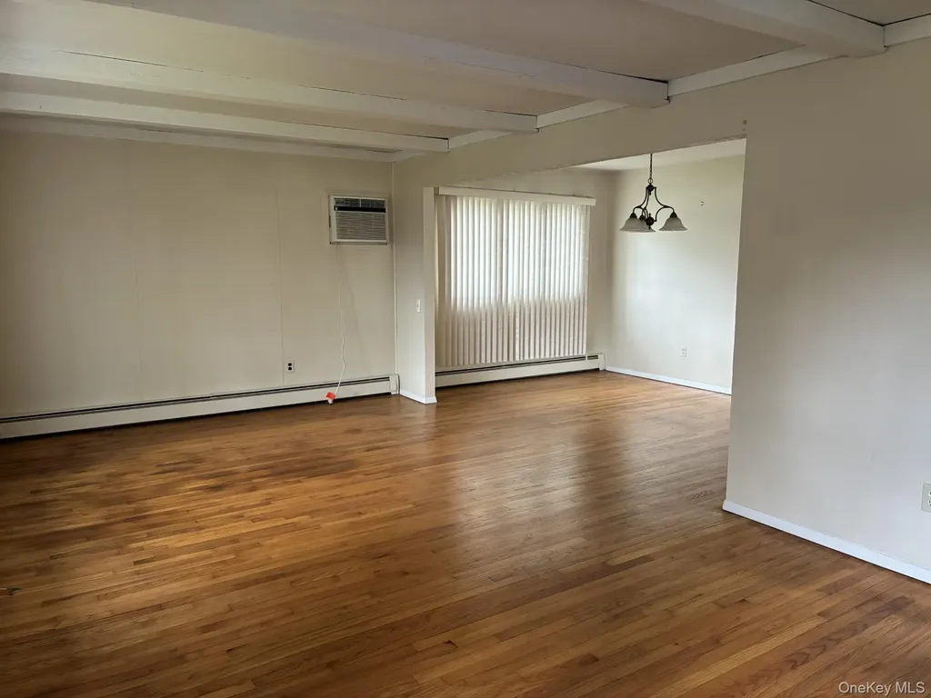 32 Lincoln Drive Oakdale NY 11769