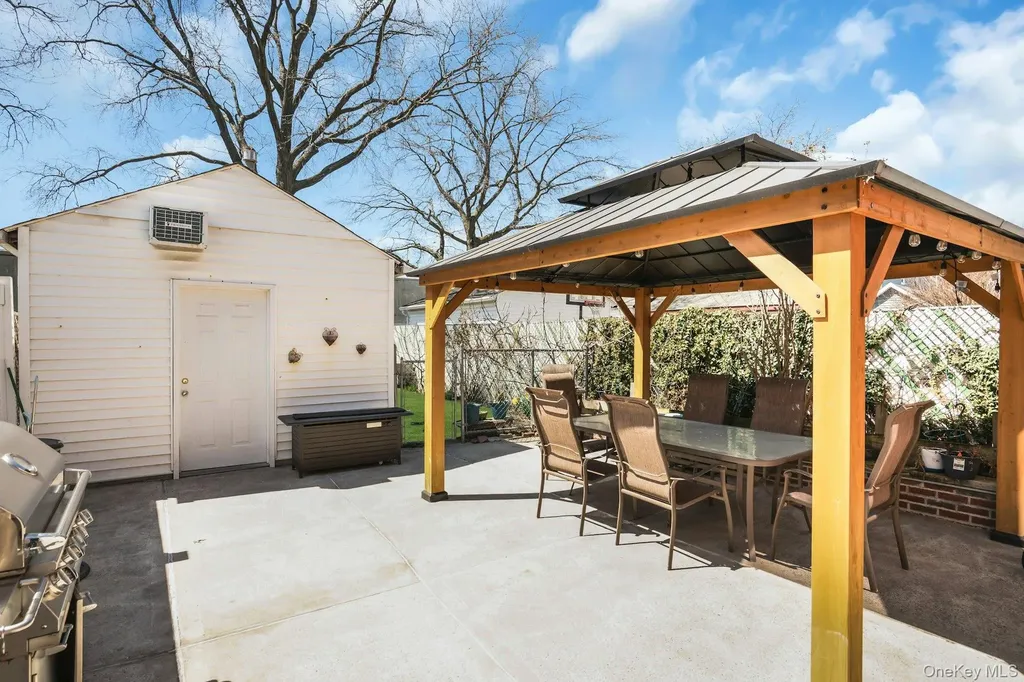 9418 95th Street Ozone Park NY 11416