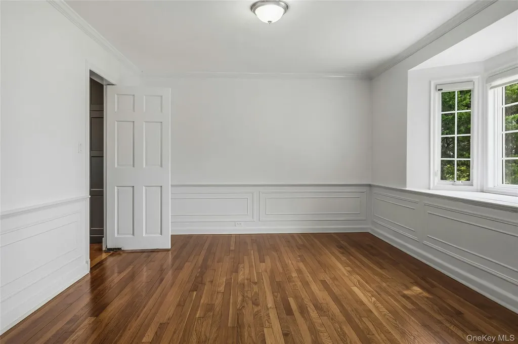 35 Sherry Hill Lane Manhasset NY 11030