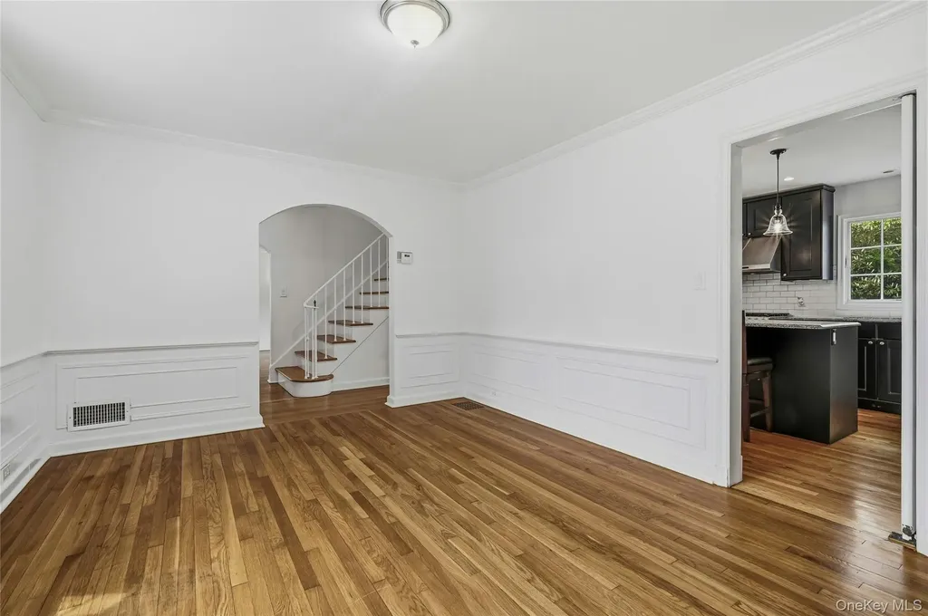 35 Sherry Hill Lane Manhasset NY 11030
