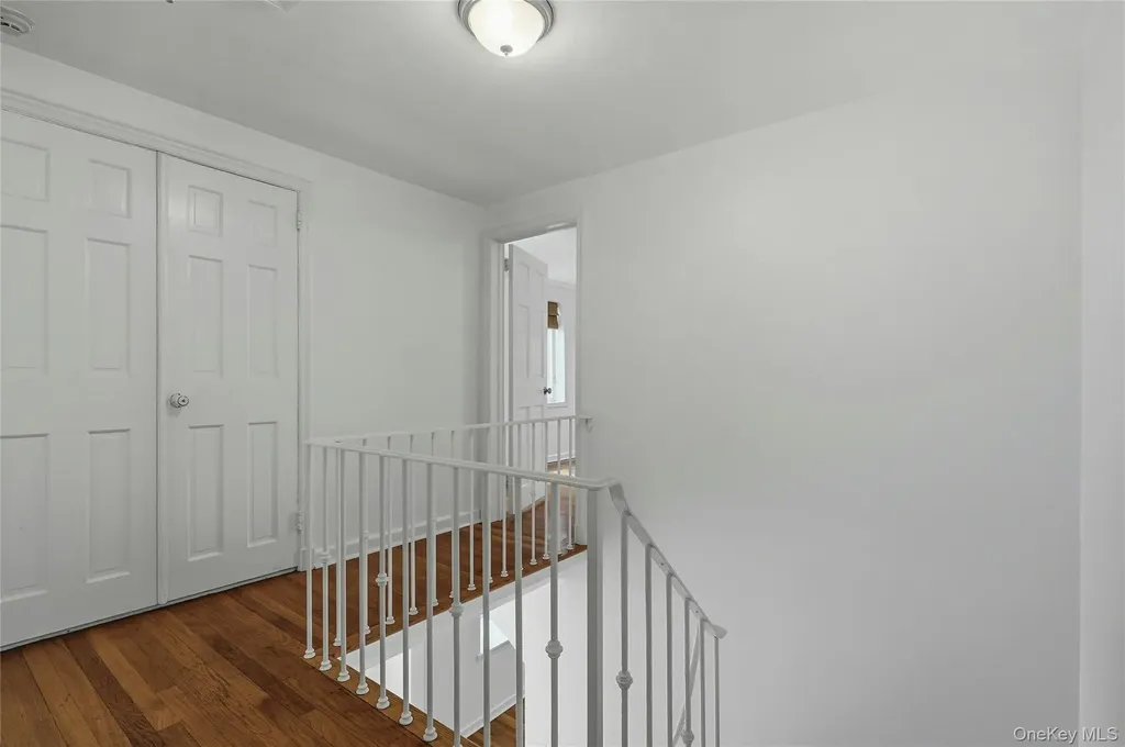 35 Sherry Hill Lane Manhasset NY 11030