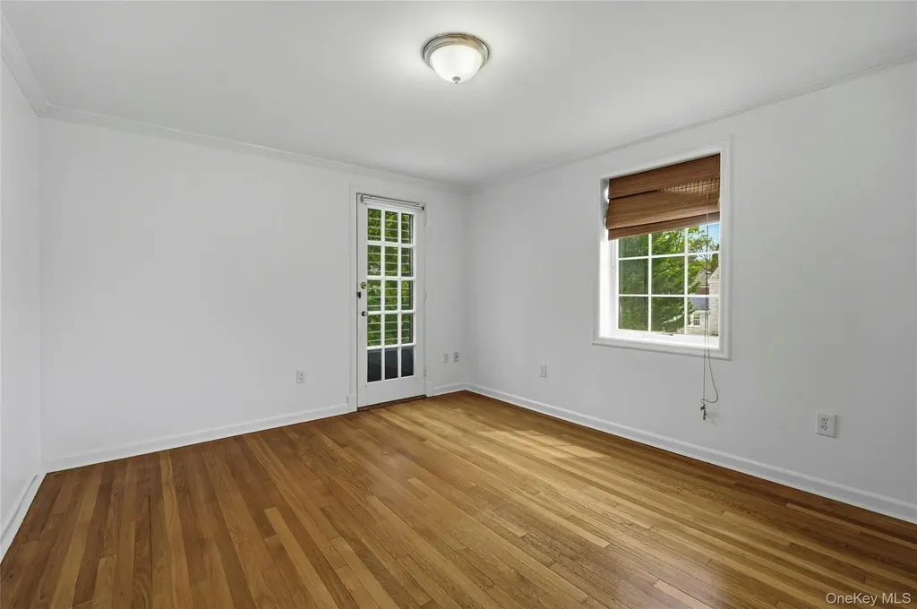 35 Sherry Hill Lane Manhasset NY 11030