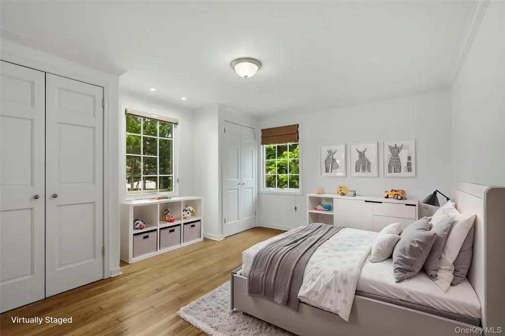 35 Sherry Hill Lane Manhasset NY 11030