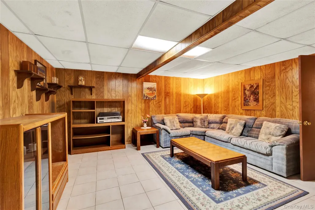 152 Foster Boulevard North Babylon NY 11702