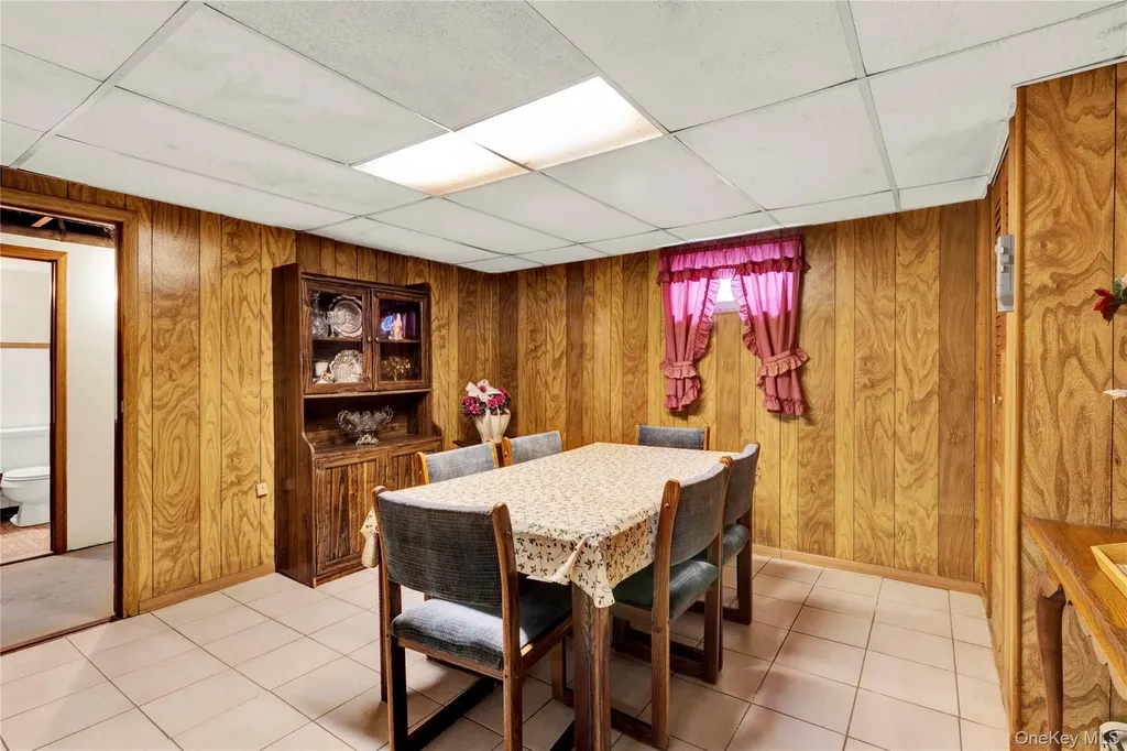 152 Foster Boulevard North Babylon NY 11702