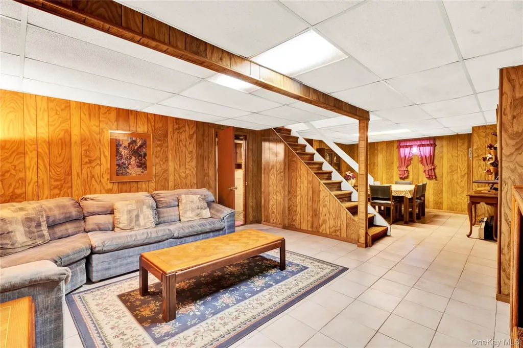 152 Foster Boulevard North Babylon NY 11702