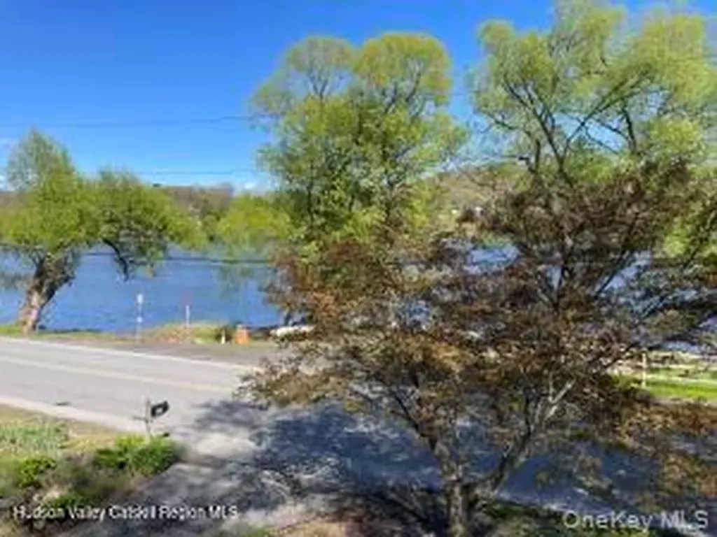 38 Lake Shore Drive Patterson NY 12563