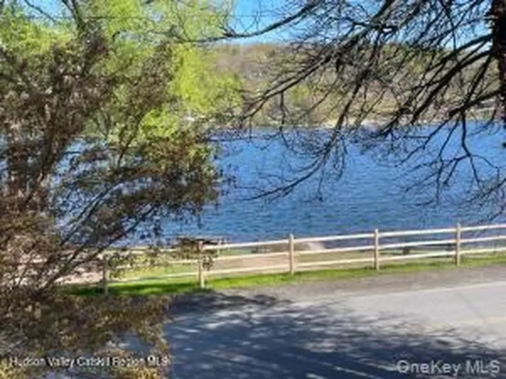 38 Lake Shore Drive Patterson NY 12563