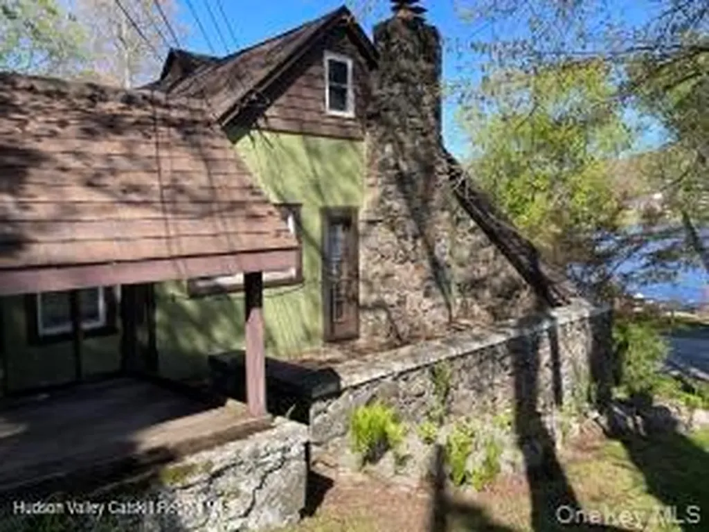 38 Lake Shore Drive Patterson NY 12563