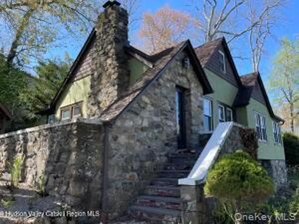 38 Lake Shore Drive Patterson NY 12563