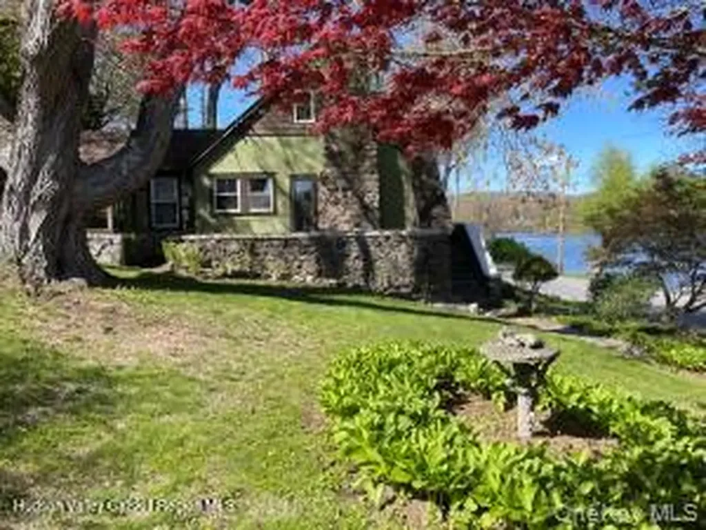 38 Lake Shore Drive Patterson NY 12563