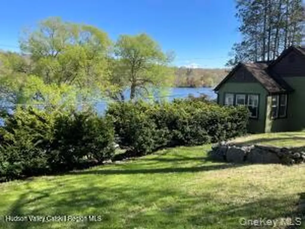 38 Lake Shore Drive Patterson NY 12563