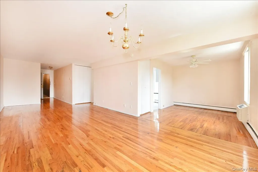 25 Canterbury Road Great Neck NY 11021