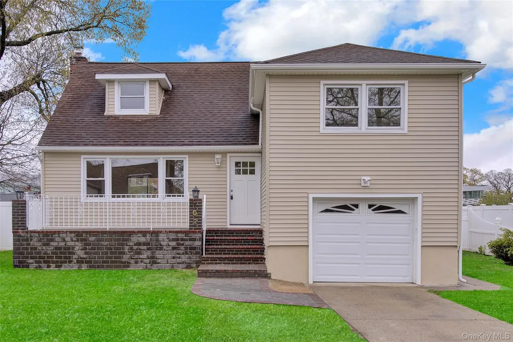 102 Hausch Boulevard Roosevelt NY 11575