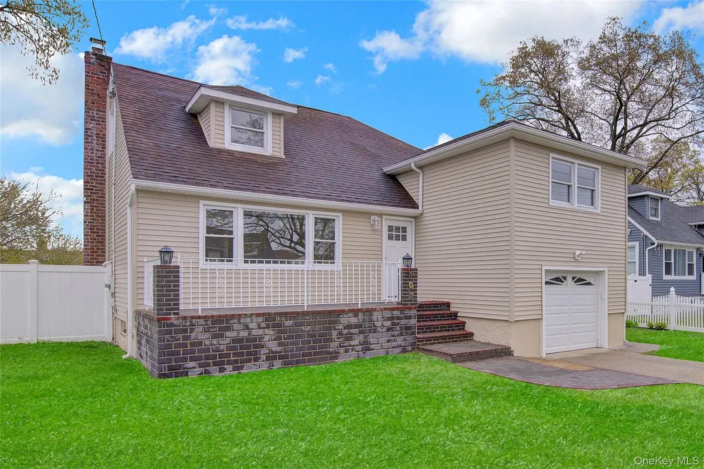 102 Hausch Boulevard Roosevelt NY 11575