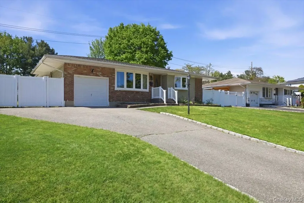 9 Copperbeech Road Saint James NY 11780