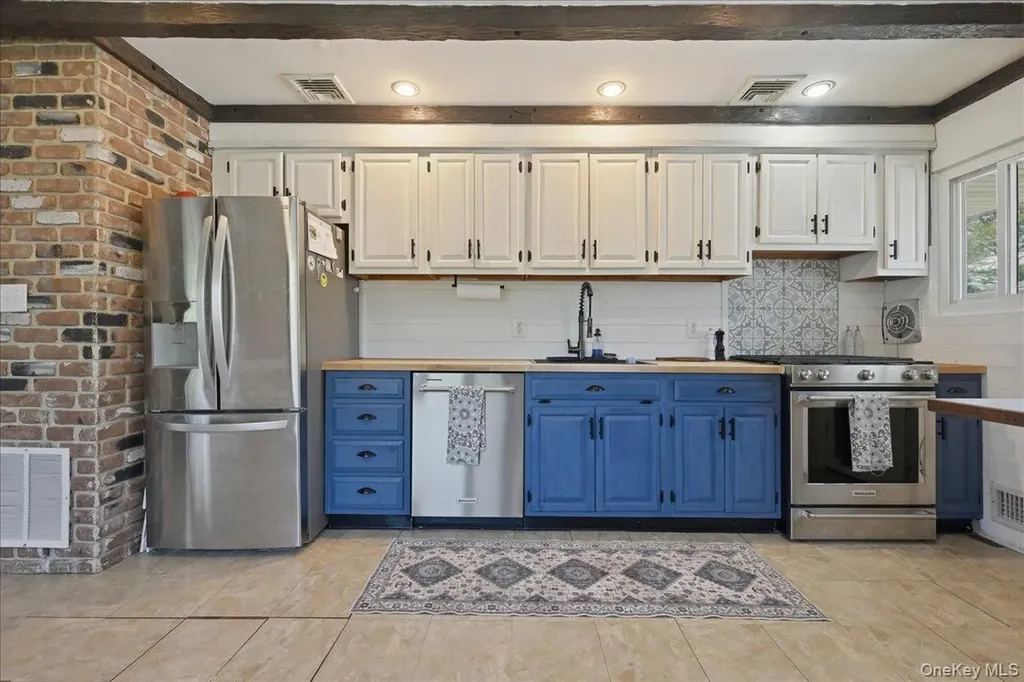 9 Copperbeech Road Saint James NY 11780