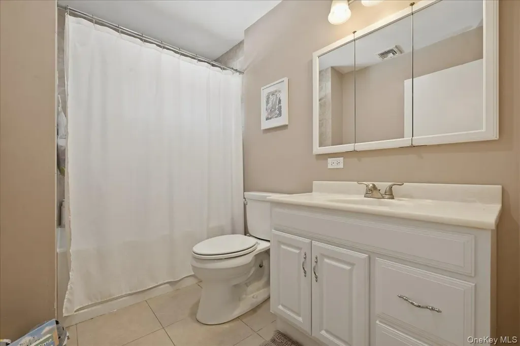 9 Copperbeech Road Saint James NY 11780