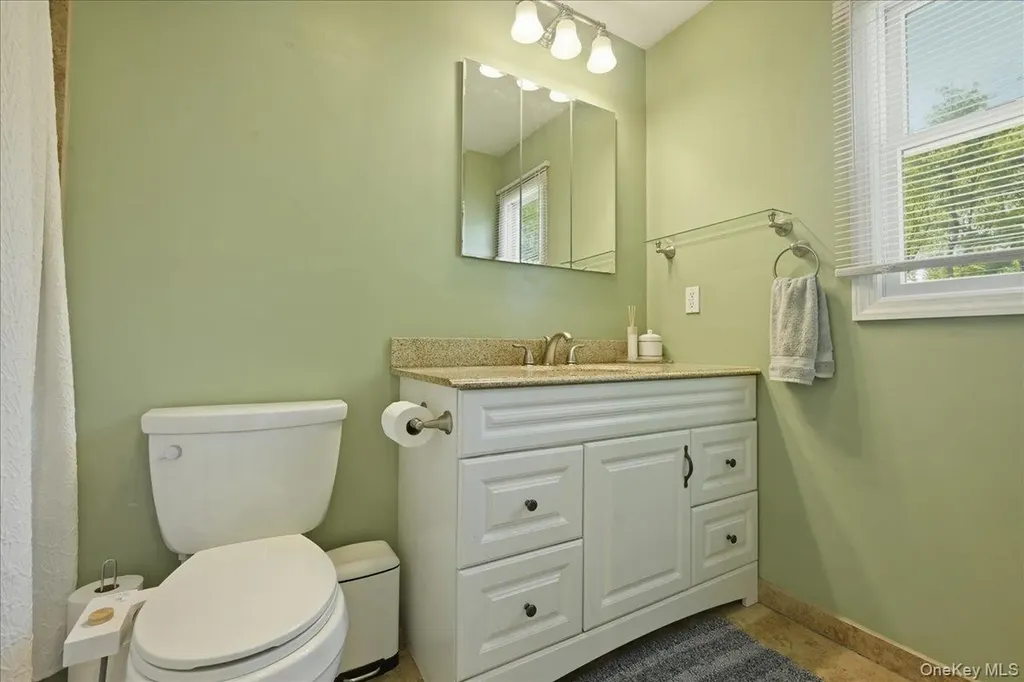 9 Copperbeech Road Saint James NY 11780
