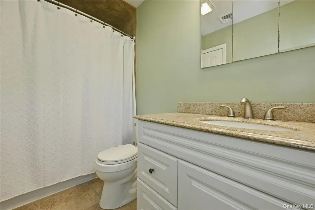 9 Copperbeech Road Saint James NY 11780