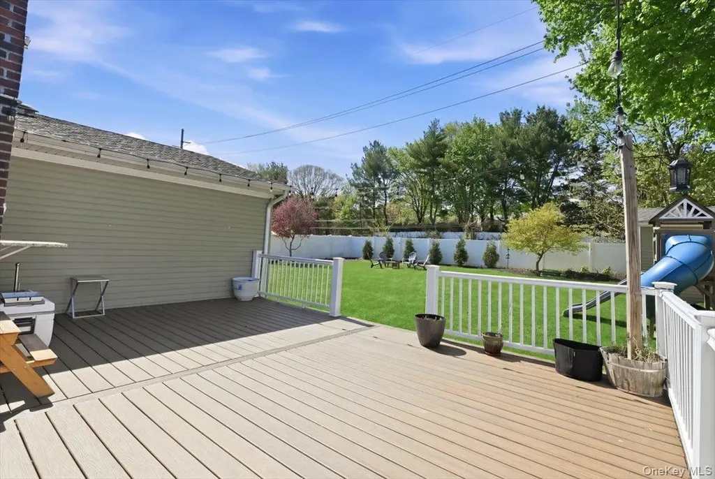 9 Copperbeech Road Saint James NY 11780