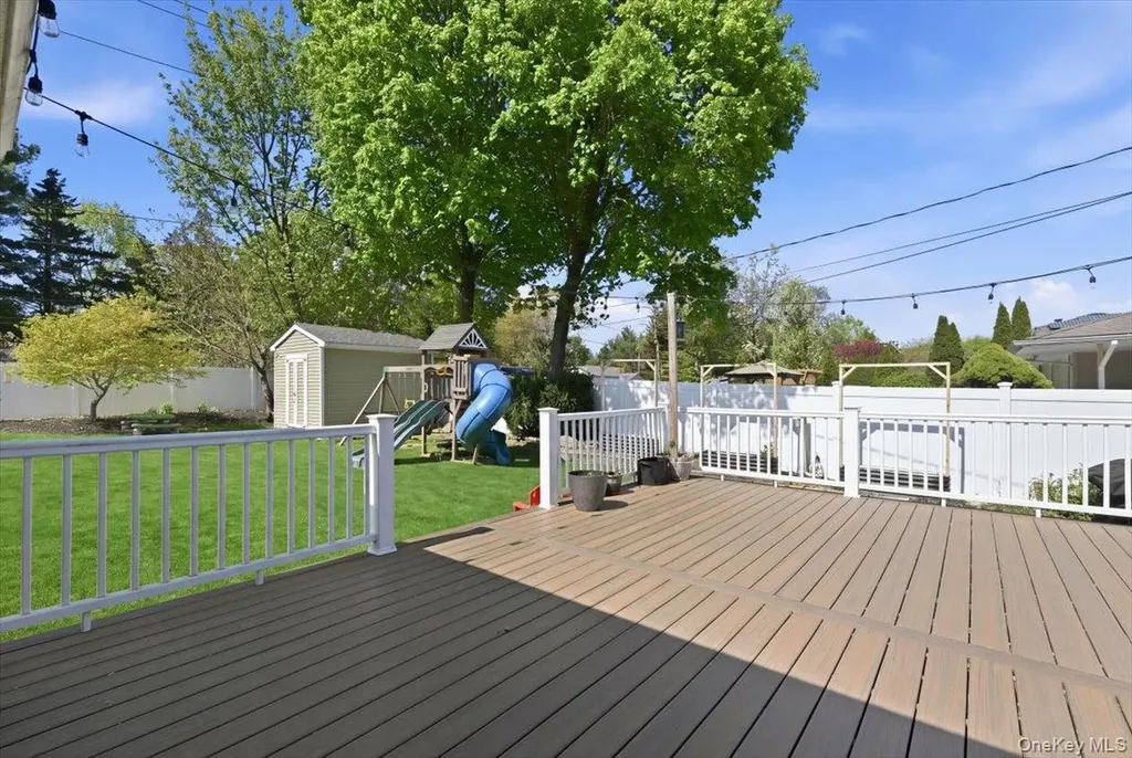 9 Copperbeech Road Saint James NY 11780