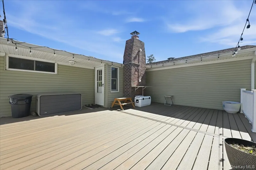 9 Copperbeech Road Saint James NY 11780