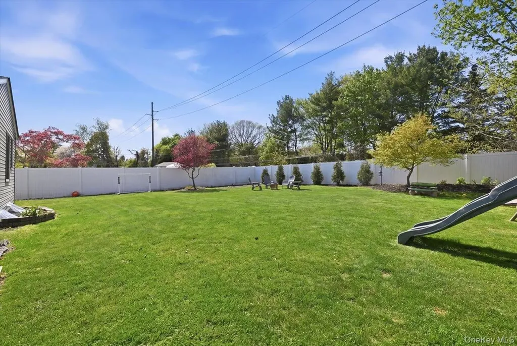 9 Copperbeech Road Saint James NY 11780