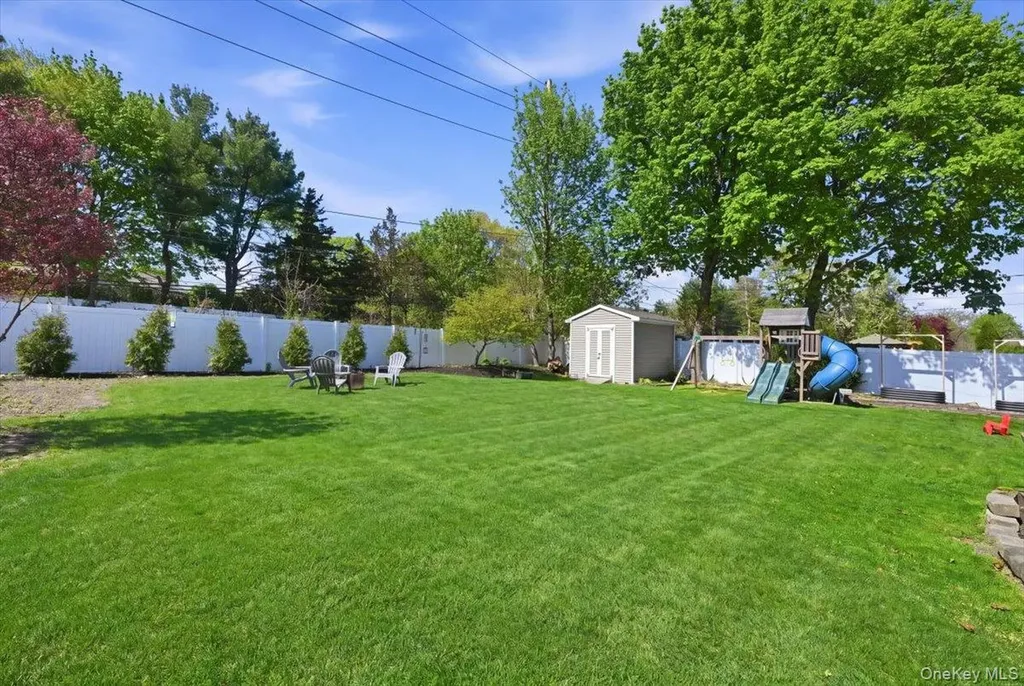 9 Copperbeech Road Saint James NY 11780