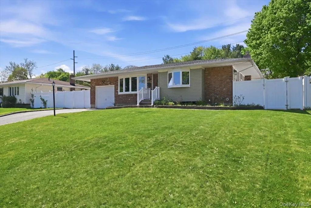 9 Copperbeech Road Saint James NY 11780
