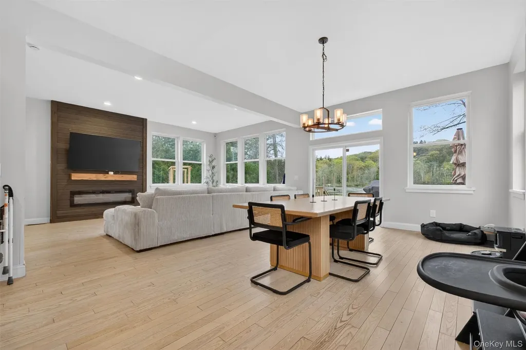 21 Kent Lake Avenue Carmel NY 10512