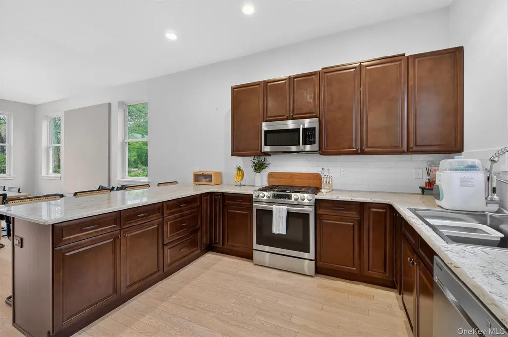 21 Kent Lake Avenue Carmel NY 10512