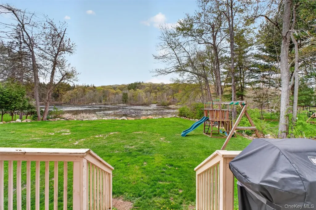 21 Kent Lake Avenue Carmel NY 10512