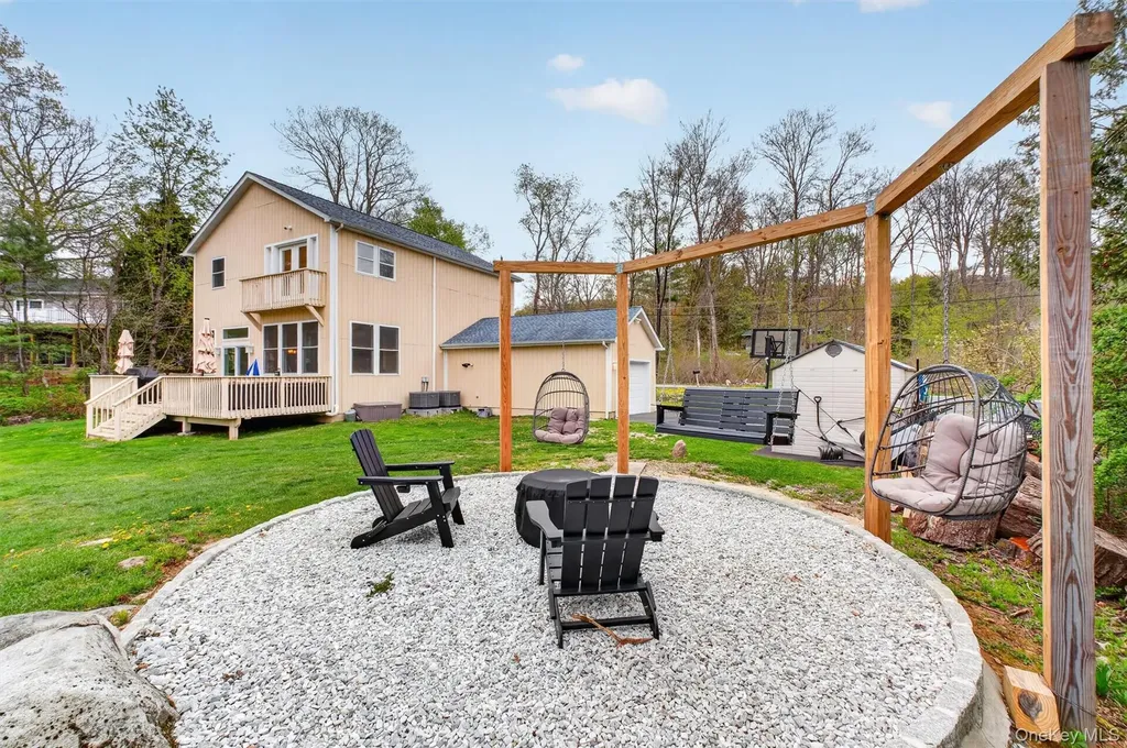 21 Kent Lake Avenue Carmel NY 10512