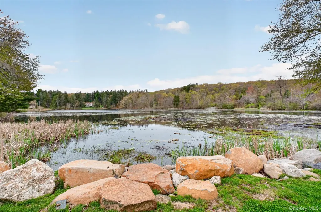 21 Kent Lake Avenue Carmel NY 10512