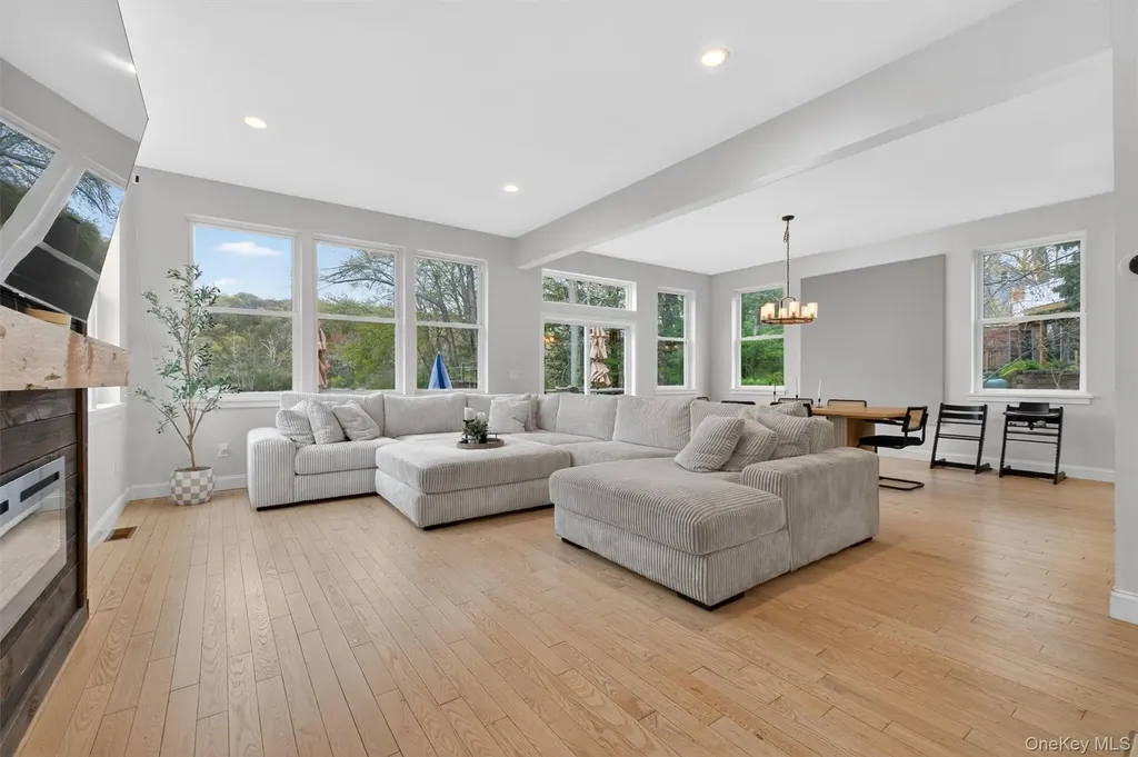 21 Kent Lake Avenue Carmel NY 10512
