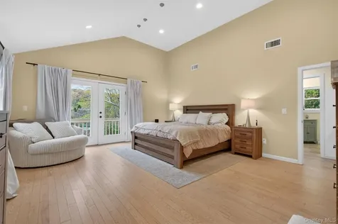 21 Kent Lake Avenue Carmel NY 10512