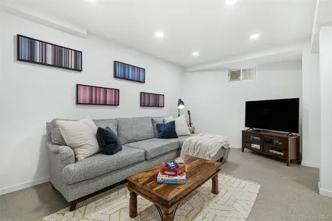 189 Lawn Terrace Mamaroneck NY 10543