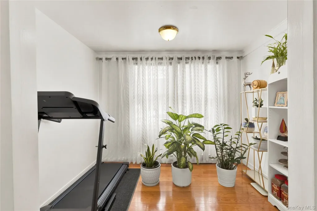 54 Perkins Avenue Oceanside NY 11572