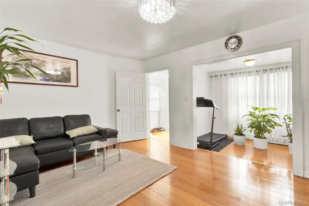 54 Perkins Avenue Oceanside NY 11572
