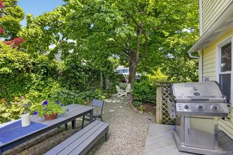 16 Chestnut Street Cold Spring NY 10516
