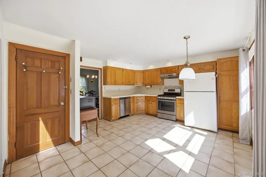 35-19 165th Street Flushing NY 11358