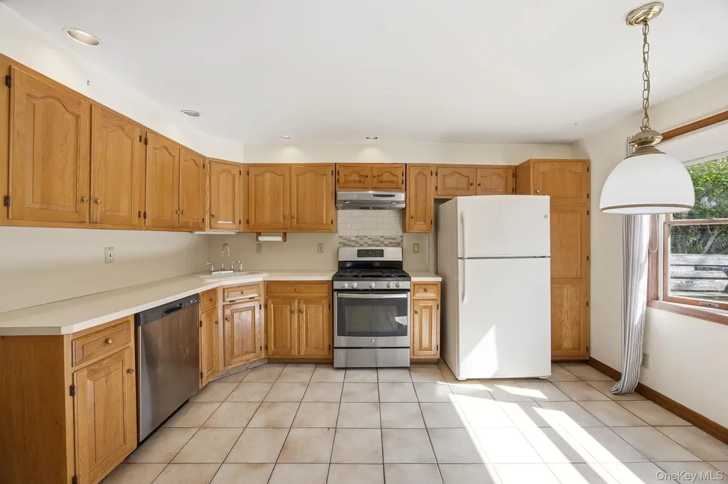 35-19 165th Street Flushing NY 11358