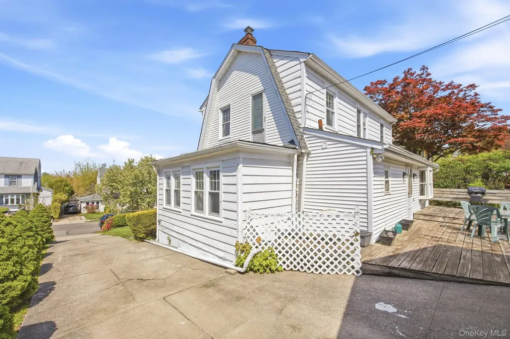 35-19 165th Street Flushing NY 11358