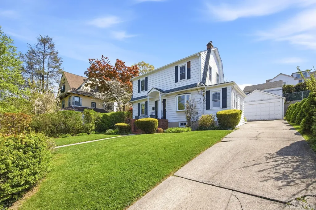 35-19 165th Street Flushing NY 11358