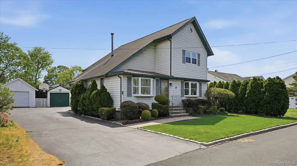 14 Mccord Place Bethpage NY 11714