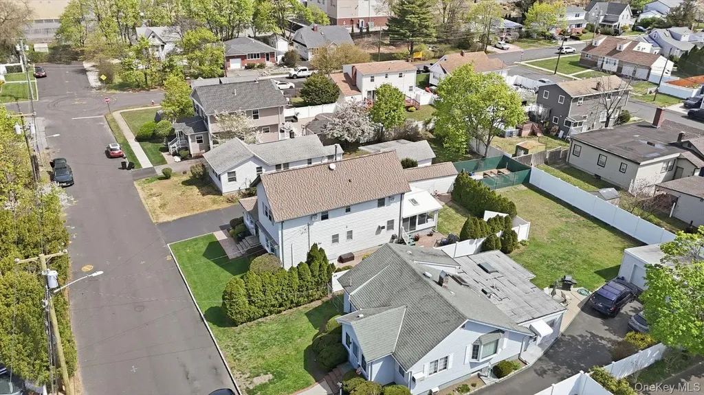 14 Mccord Place Bethpage NY 11714